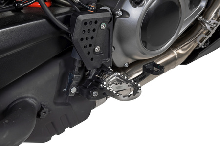 Długodystansowe podnozki *WORKS* do Harley-Davidson RA1250 Pan America