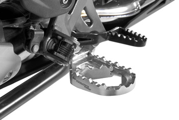 Długodystansowe, obniżone podnóżki *Works* do BMW R1300GS, R1250GS/ Adventure, R1200GS (LC)/ Adventure (LC), F900GS/ Adventure, F850GS/ Adventure, F80