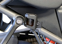 Osłona zbiorniczka płynu hamulcowego z tyłu, czarna, do Harley-Davidson RA1250 Pan America